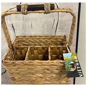 Natural Woven Water Hyacinth 4-Compartment Caddy NWT